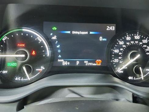 Used 2025 Toyota Sienna XLE w/ XLE Plus Package AWD/4WD image 14