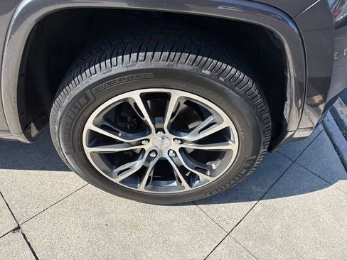 Used 2015 Jeep Grand Cherokee Overland AWD/4WD image 23