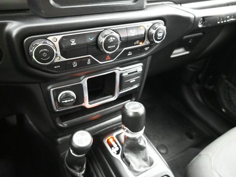 Used 2022 Jeep Wrangler Unlimited Sport AWD/4WD image 19