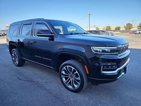 Used 2022 Jeep Grand Wagoneer Series III w/ Rear Seat Video Group 1 image 10