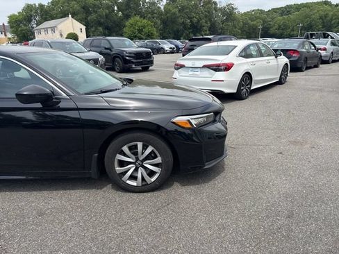Used 2025 Honda Civic LX image 4