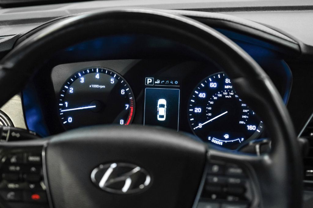 Used 2015 Hyundai Sonata Limited w/ Option Group 05 FWD image 19