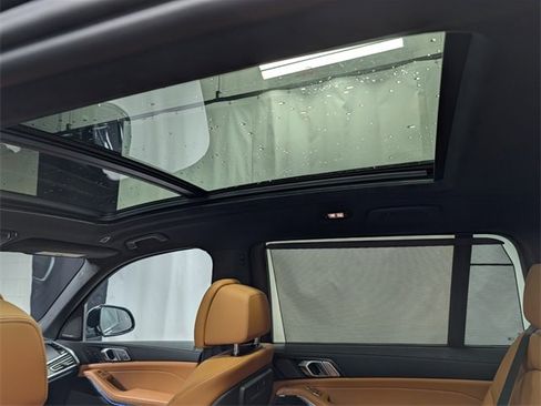 Used 2022 BMW X7 M50i w/ Dynamic Handling Package image 15