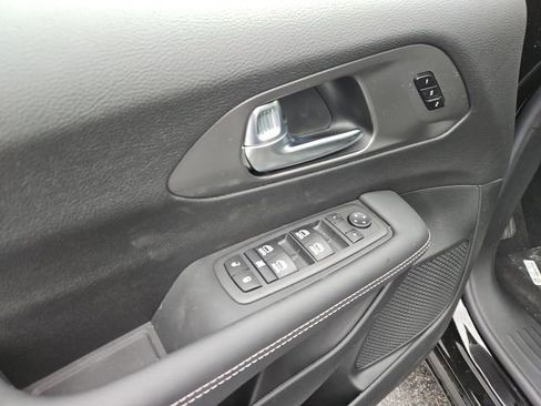 New 2026 Chrysler Pacifica Select image 30