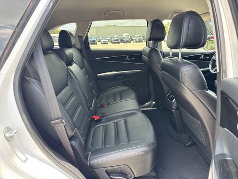Used 2016 Kia Sorento EX FWD image 26