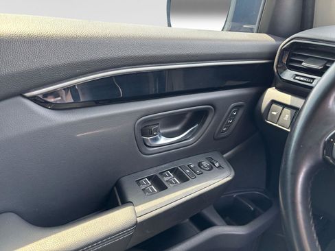 Used 2024 Honda Pilot Touring image 17