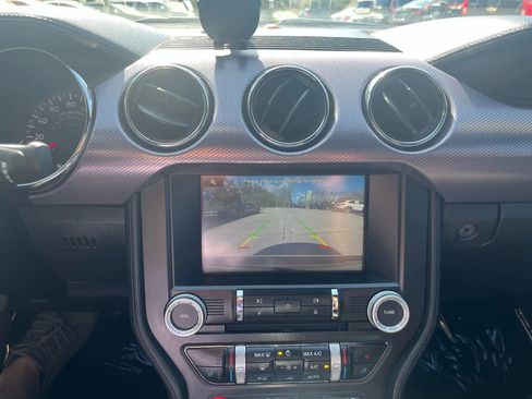 Used 2017 Ford Mustang Coupe image 21