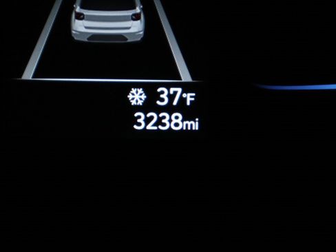 Certified 2025 Hyundai Venue Limited image 33