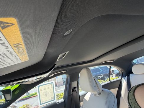 Used 2024 Mercedes-Benz C 300 4MATIC Sedan w/ Exclusive Trim Package image 15