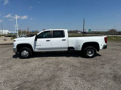 Used 2024 Chevrolet Silverado 3500 W/T AWD/4WD image 3