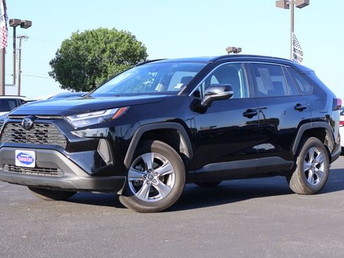 Used 2023 Toyota RAV4 XLE w/ XLE Grade Weather Package AWD/4WD image 16