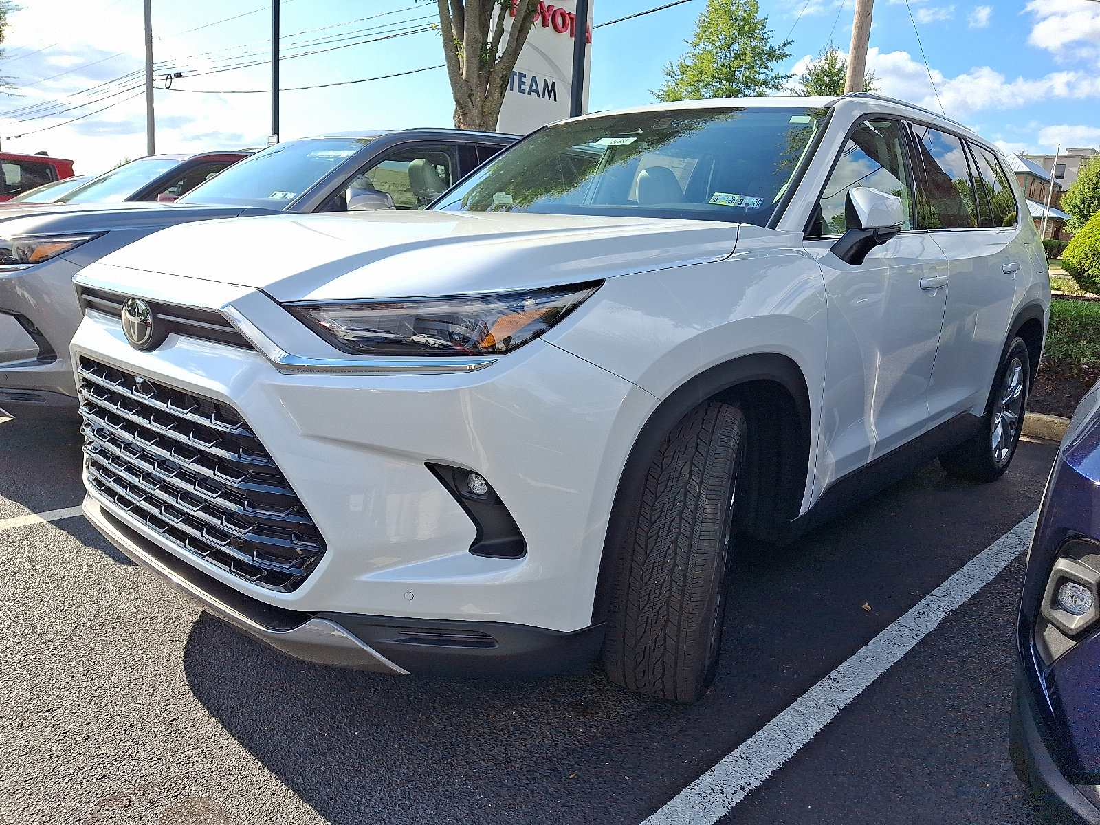 New 2025 Toyota Grand Highlander AWD image 3