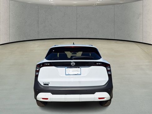 Used 2026 Nissan Kicks SV image 6