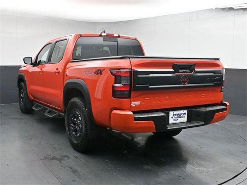 Used 2025 Nissan Frontier PRO-4X image 11
