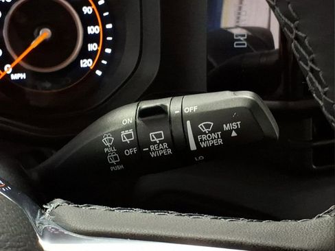 Used 2026 Jeep Wrangler Unlimited Sahara AWD/4WD image 23