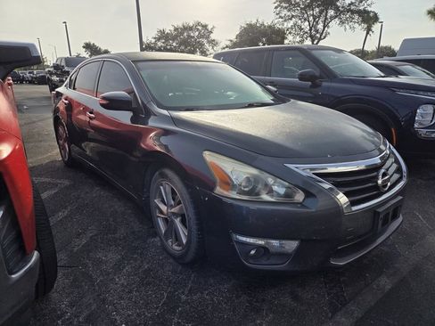 Used 2013 Nissan Altima 2.5 SL FWD image 2