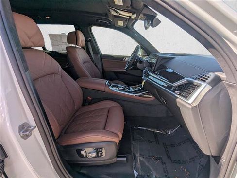 New 2026 BMW X7 M60i image 17