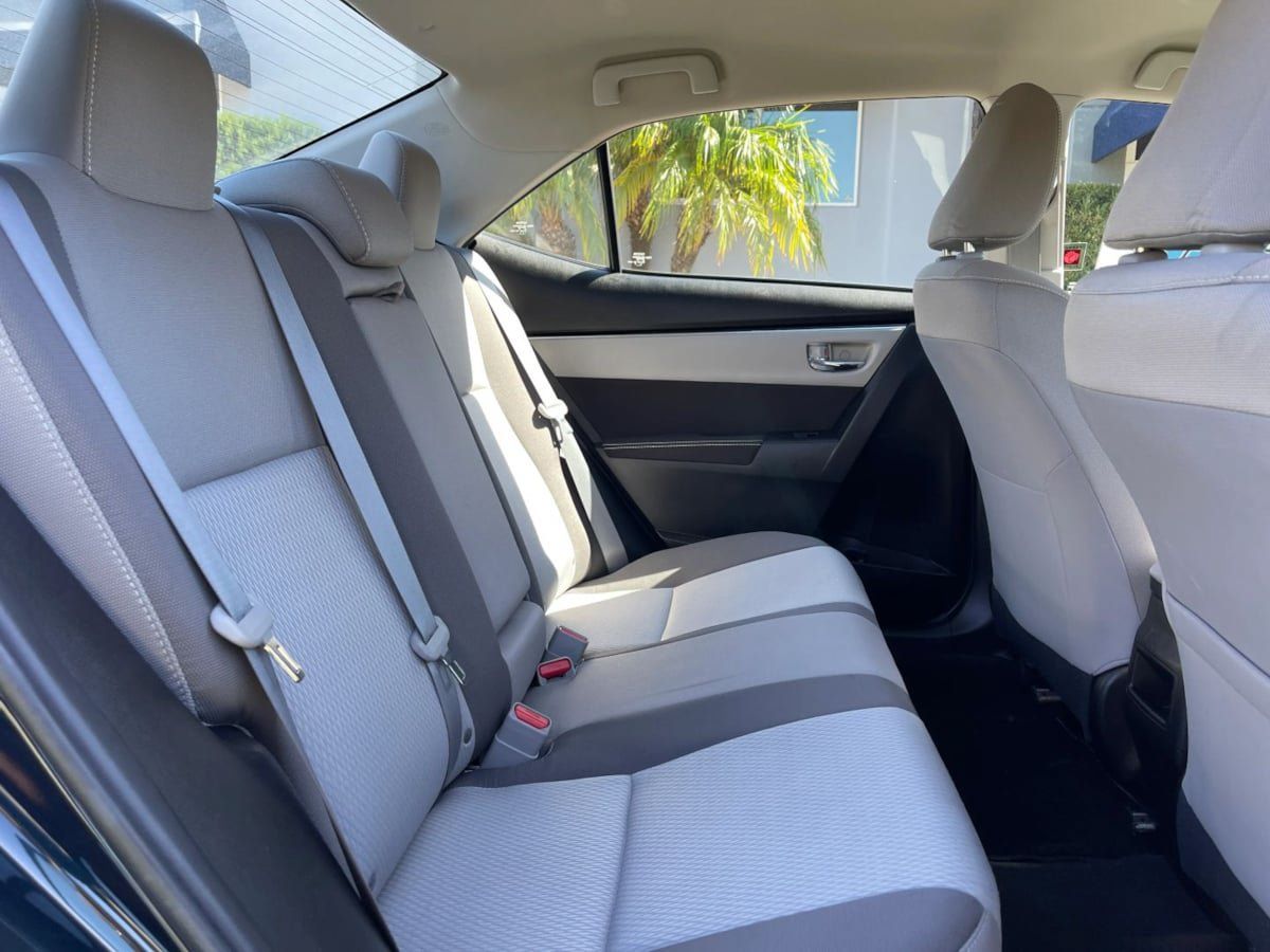 Used 2019 Toyota Corolla LE w/ Carpet Mat Package (TMS) FWD image 23