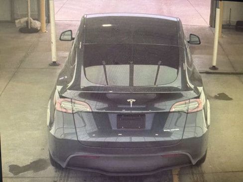 Used 2024 Tesla Model Y Long Range image 5