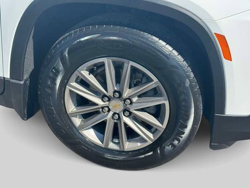 Used 2023 Chevrolet Traverse LT AWD/4WD image 7