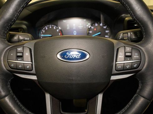 Used 2020 Ford Explorer XLT w/ Comfort Package image 20