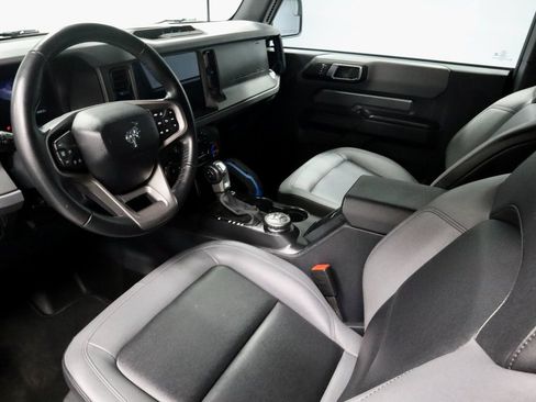 Certified 2024 Ford Bronco Black Diamond image 18