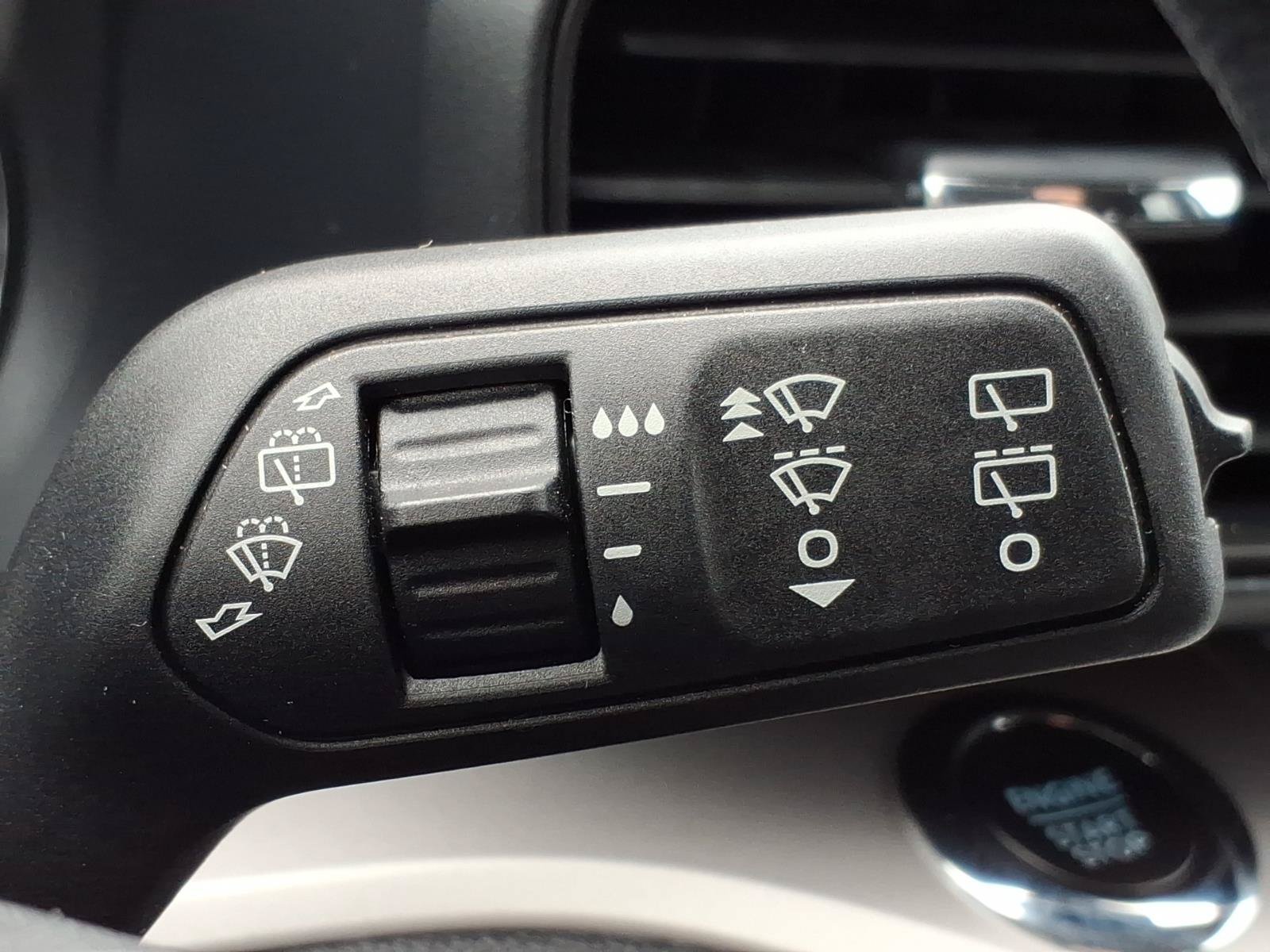 Used 2023 Ford Explorer XLT AWD/4WD image 30