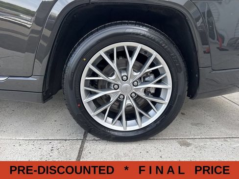 Used 2023 Jeep Grand Cherokee L Summit w/ Advanced Protech Group IV AWD/4WD image 20