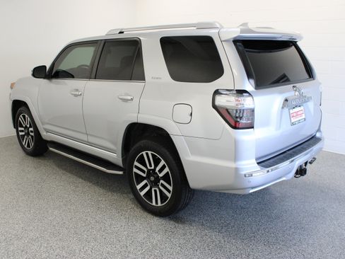Used 2017 Toyota 4Runner Limited AWD/4WD image 9