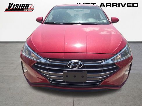 Used 2019 Hyundai Elantra SE w/ Winter Weather Package FWD image 8