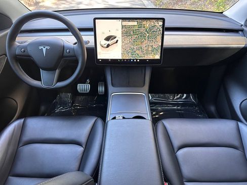 Used 2022 Tesla Model Y Performance image 36