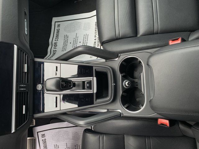 Used 2019 Porsche Cayenne Turbo AWD/4WD image 27