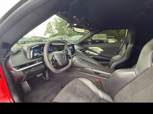 Used 2022 Chevrolet Corvette Stingray Preferred Cpe w/ Z51 Performance Package RWD image 11