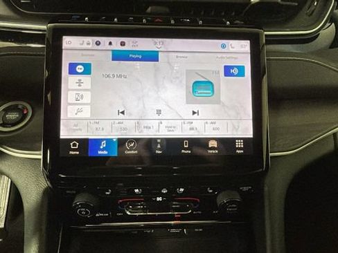 Used 2022 Jeep Grand Cherokee Limited 4xe w/ Luxury Tech Group II AWD/4WD image 24