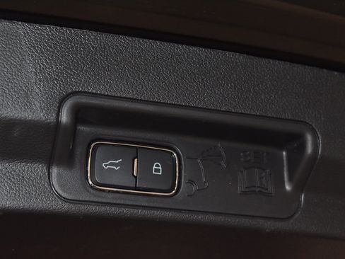 Used 2026 Ford Explorer Platinum w/ LUX Leather Package AWD/4WD image 12