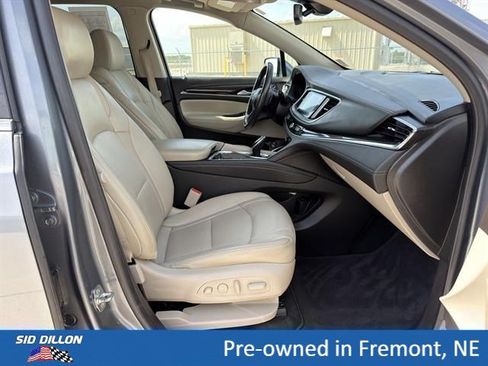 Certified 2021 Buick Enclave Premium w/ Sun and Sites Package AWD/4WD image 17