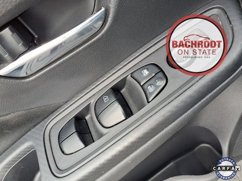 Used 2021 Nissan Versa SV image 17