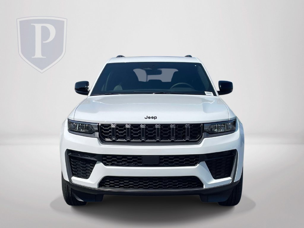 New 2027 Jeep Grand Cherokee Altitude RWD image 3