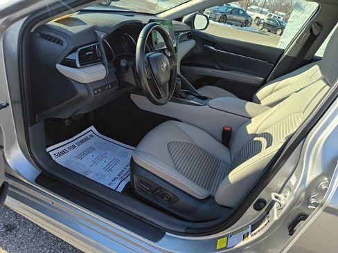 Used 2023 Toyota Camry SE image 11