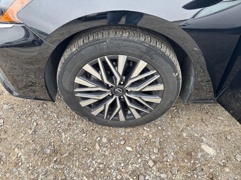 Used 2024 Nissan Altima 2.5 SV image 29