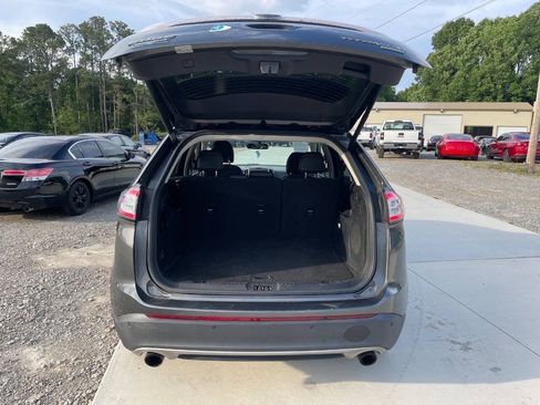 Used 2017 Ford Edge Titanium FWD image 7