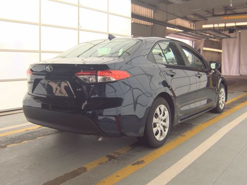 Used 2024 Toyota Corolla LE FWD image 4