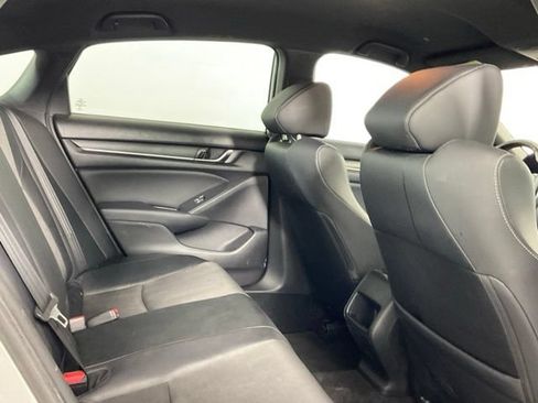 Used 2018 Honda Accord Sport image 19