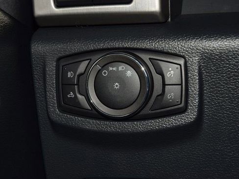 Used 2022 Ford F450 Platinum w/ FX4 Off-Road Package image 39