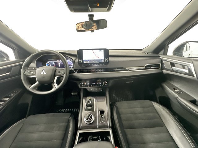 Used 2024 Mitsubishi Outlander SE Black Edition AWD/4WD image 11