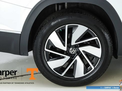 Used 2025 Volkswagen Atlas SEL AWD/4WD image 13