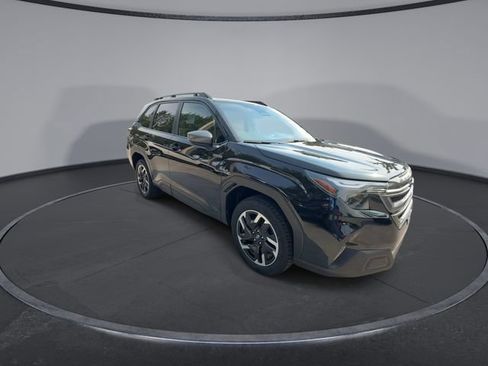 Used 2025 Subaru Forester Premium AWD/4WD image 2