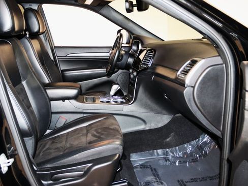 Used 2019 Jeep Grand Cherokee Altitude image 56