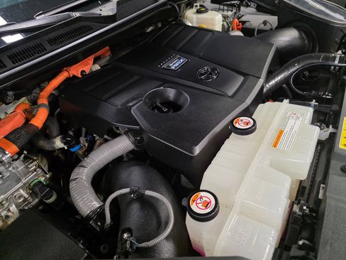 Used 2024 Toyota Sequoia TRD Pro AWD/4WD image 43