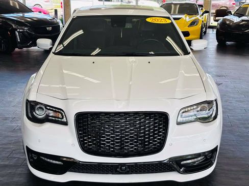 Used 2023 Chrysler 300 C RWD image 18